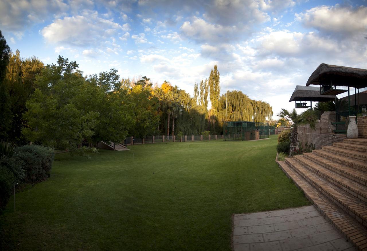 Leach Lodge Kuruman Exteriör bild