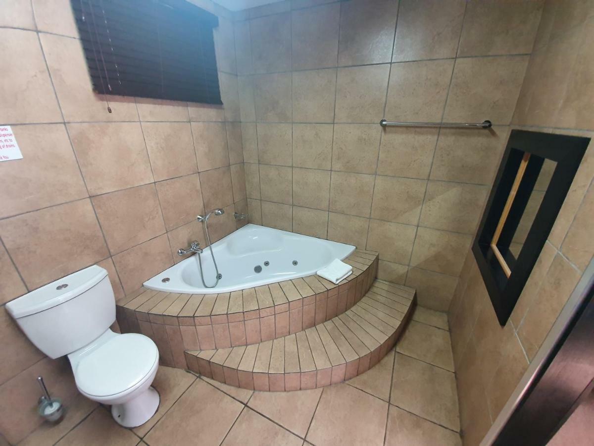 Leach Lodge Kuruman Exteriör bild