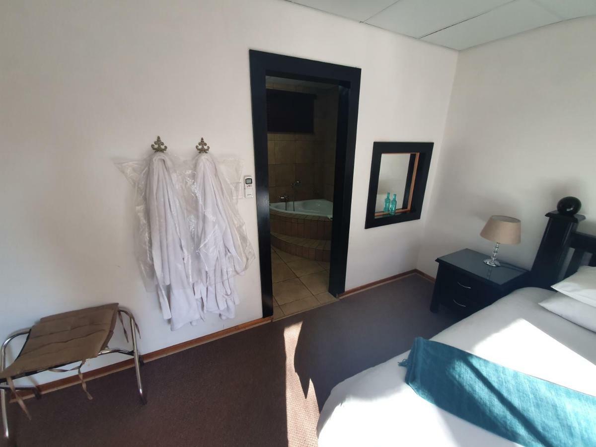 Leach Lodge Kuruman Exteriör bild