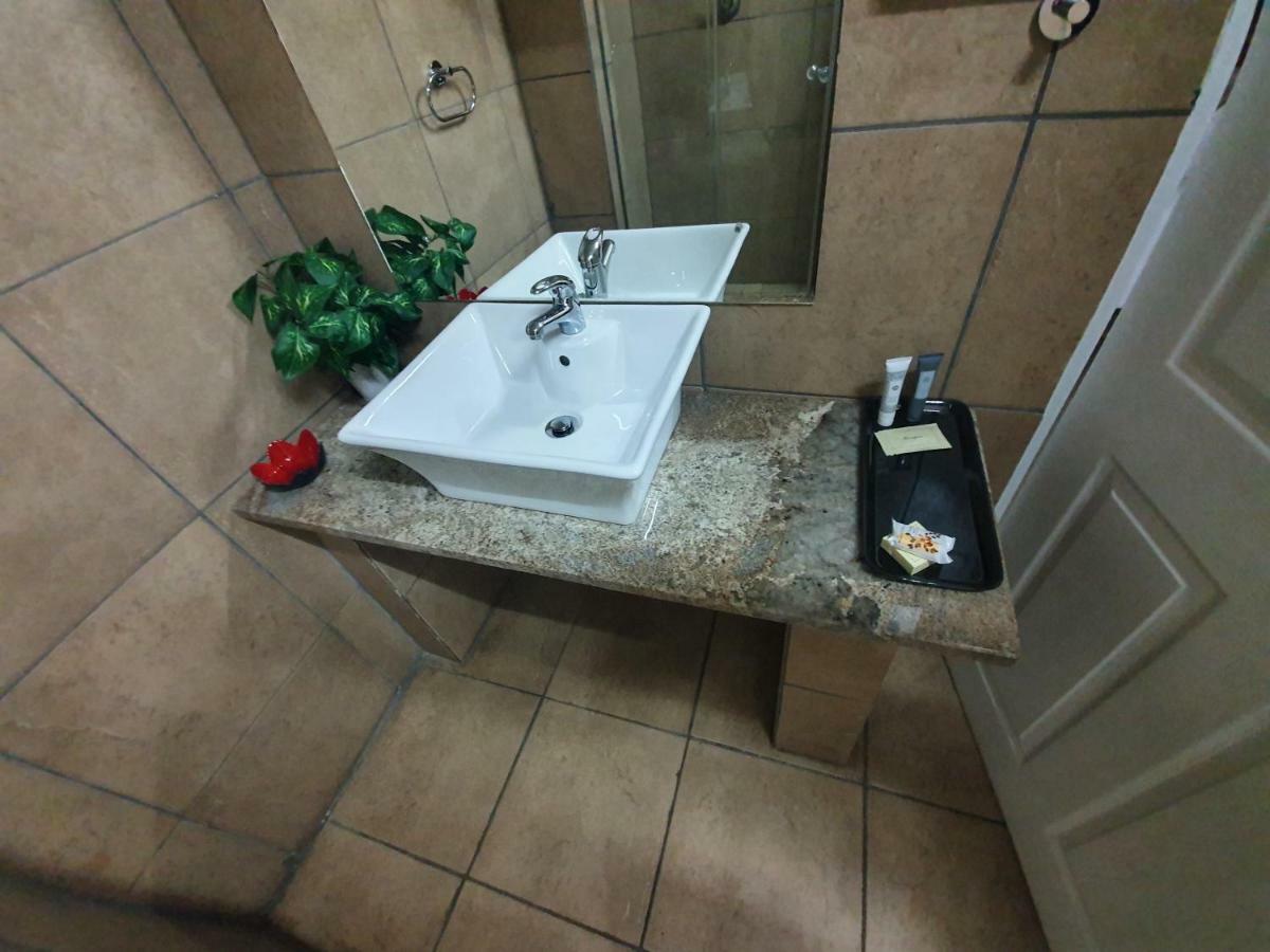 Leach Lodge Kuruman Exteriör bild