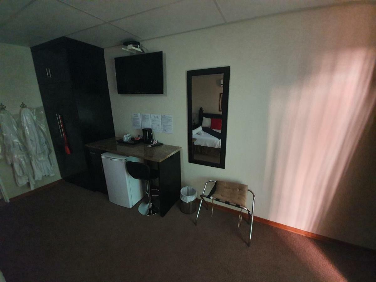 Leach Lodge Kuruman Exteriör bild