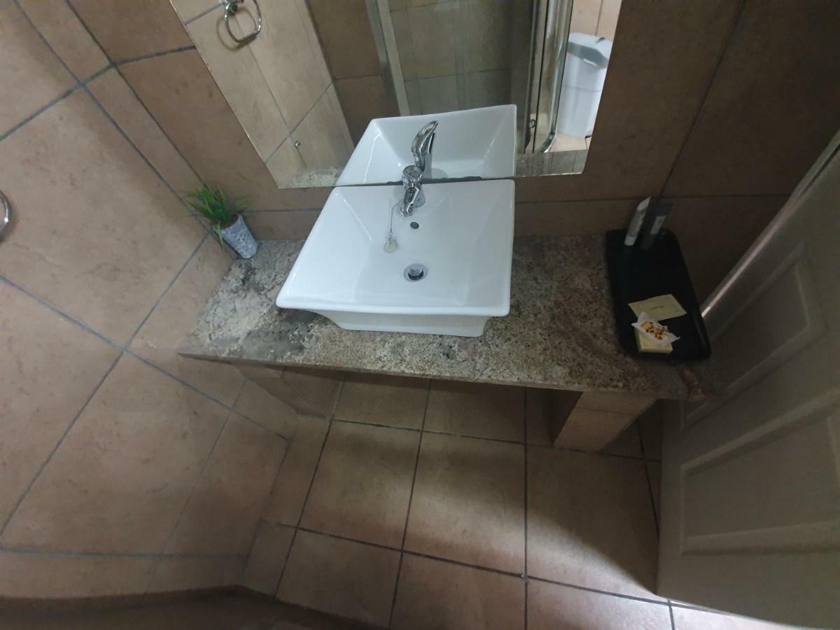 Leach Lodge Kuruman Exteriör bild