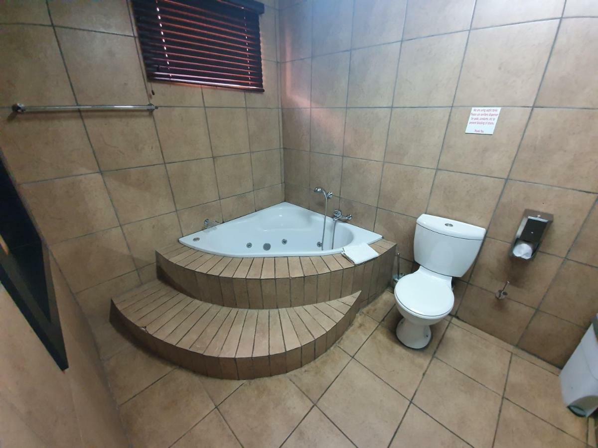 Leach Lodge Kuruman Exteriör bild