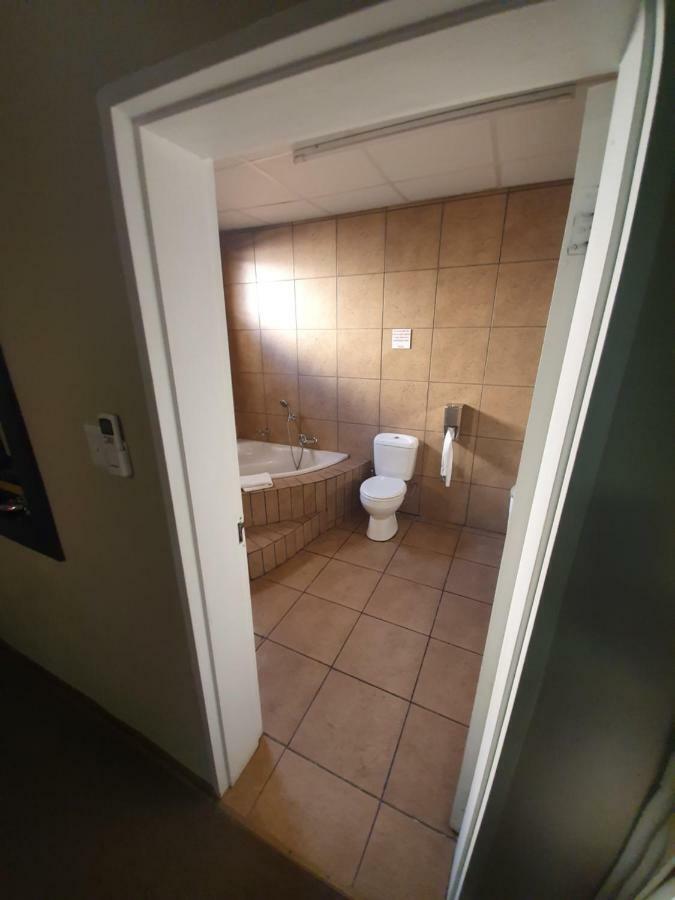 Leach Lodge Kuruman Exteriör bild