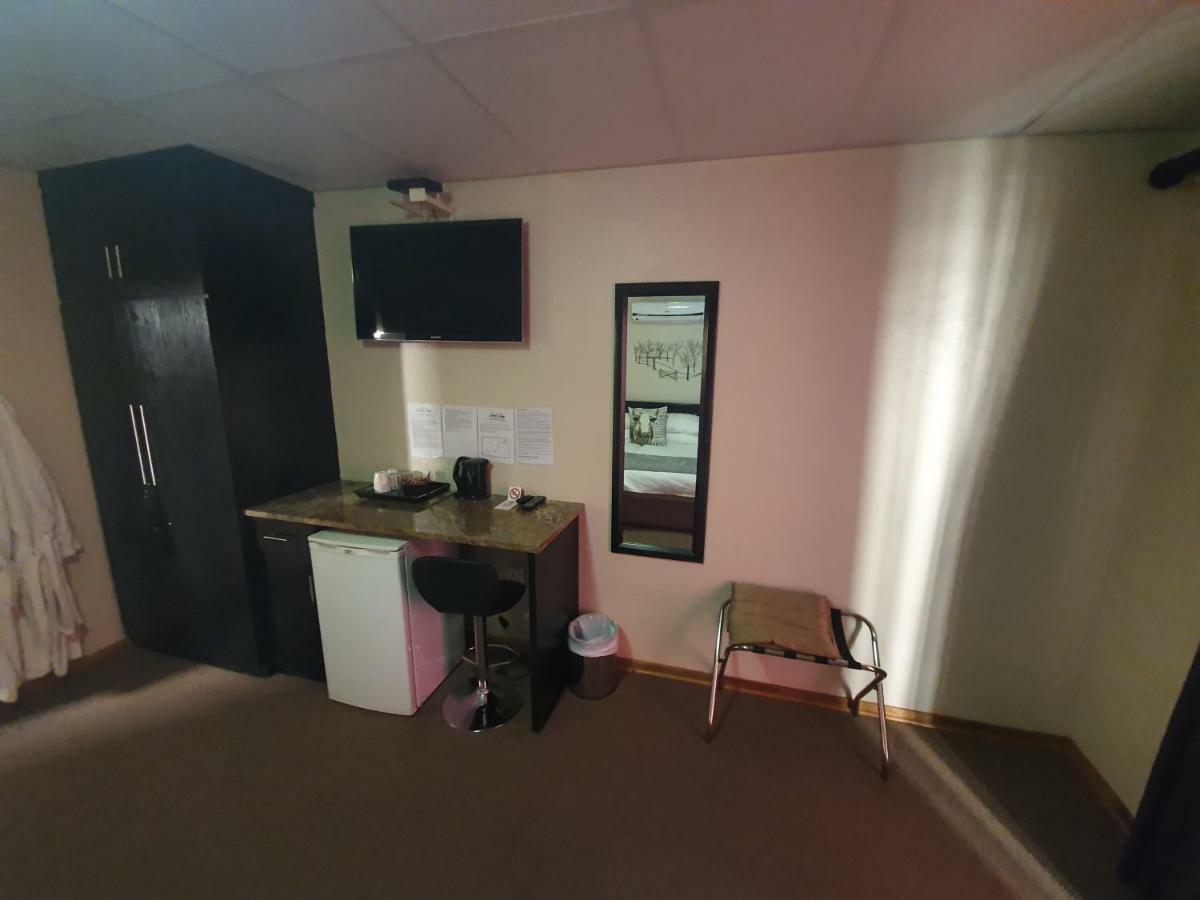 Leach Lodge Kuruman Exteriör bild
