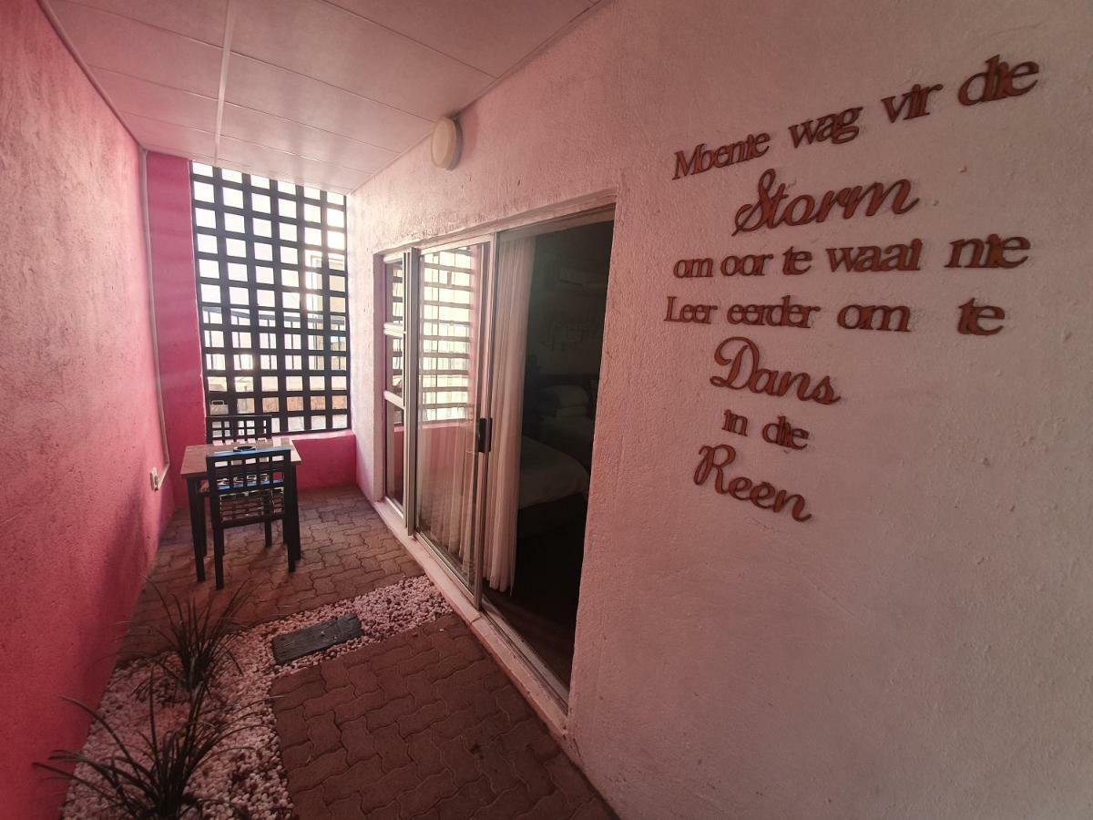 Leach Lodge Kuruman Exteriör bild