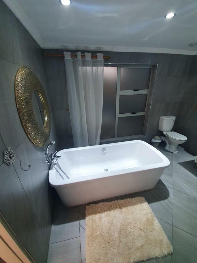 Leach Lodge Kuruman Exteriör bild