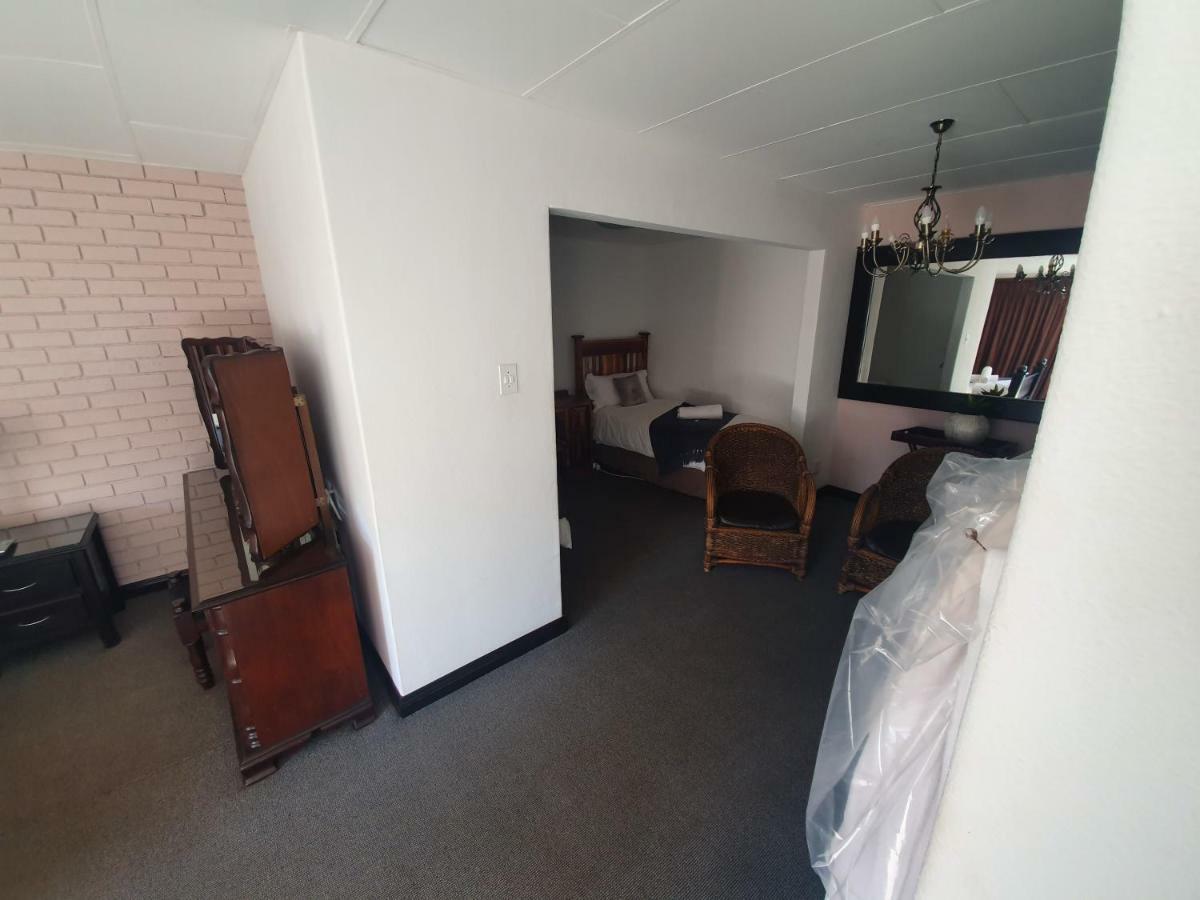 Leach Lodge Kuruman Exteriör bild