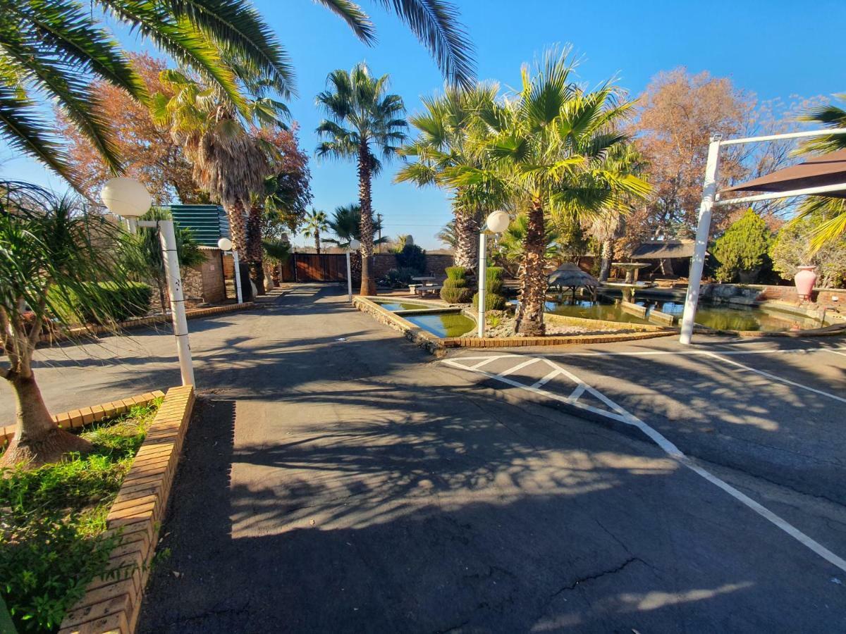 Leach Lodge Kuruman Exteriör bild