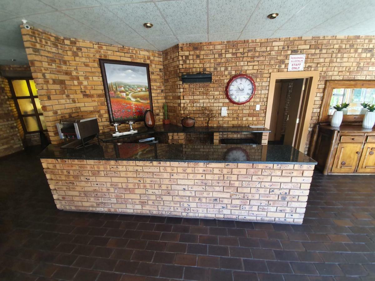 Leach Lodge Kuruman Exteriör bild